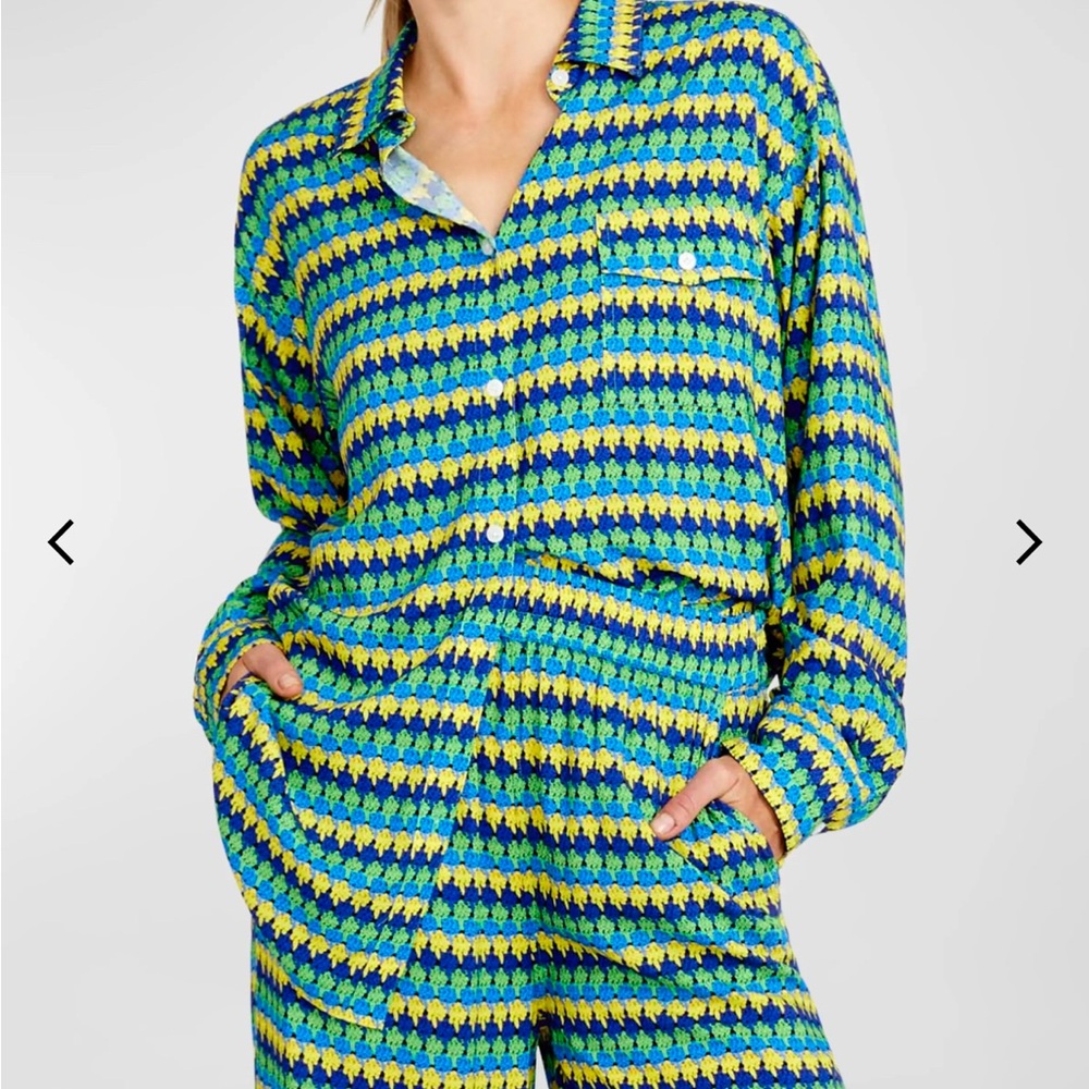 Terez Blue Button Down Shirt with Long Sleeves and Notched Collar